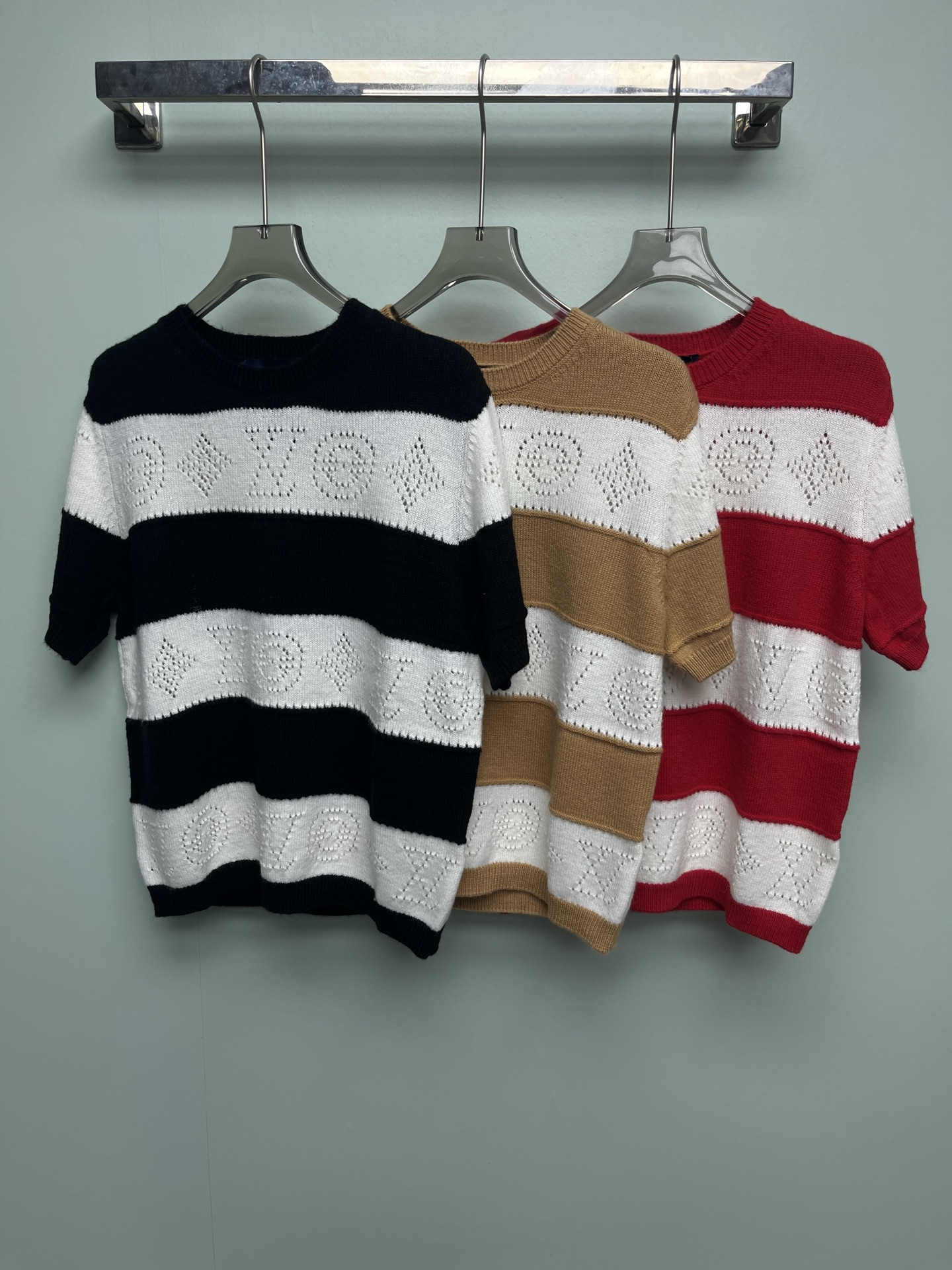 Women's short sleeves